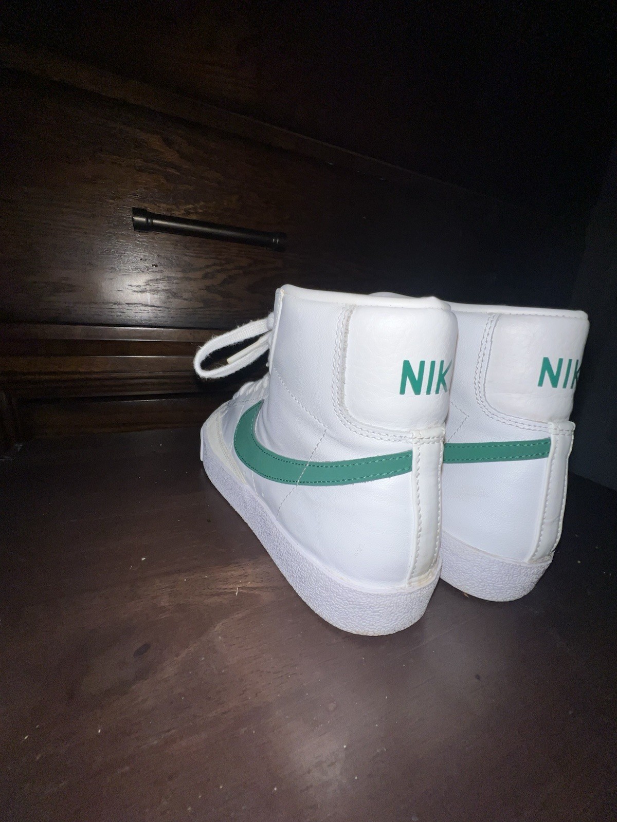 Nike Blazer Mid ‘77 Vintage White Malachite Green Women’s Size 8 CZ1055-119