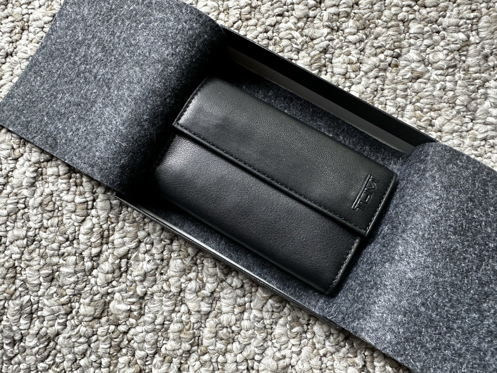 Tumi 01766d 8-HK Key CS w/Valet