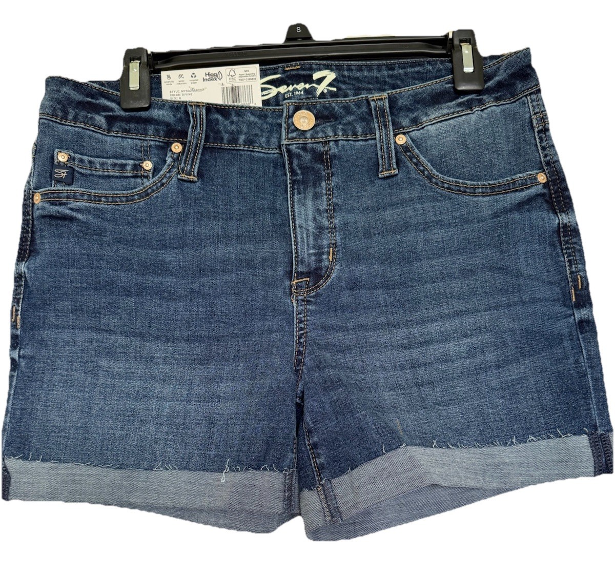 NWT Seven7 Women’s Denim Slim Fit Weekend Short Size 8