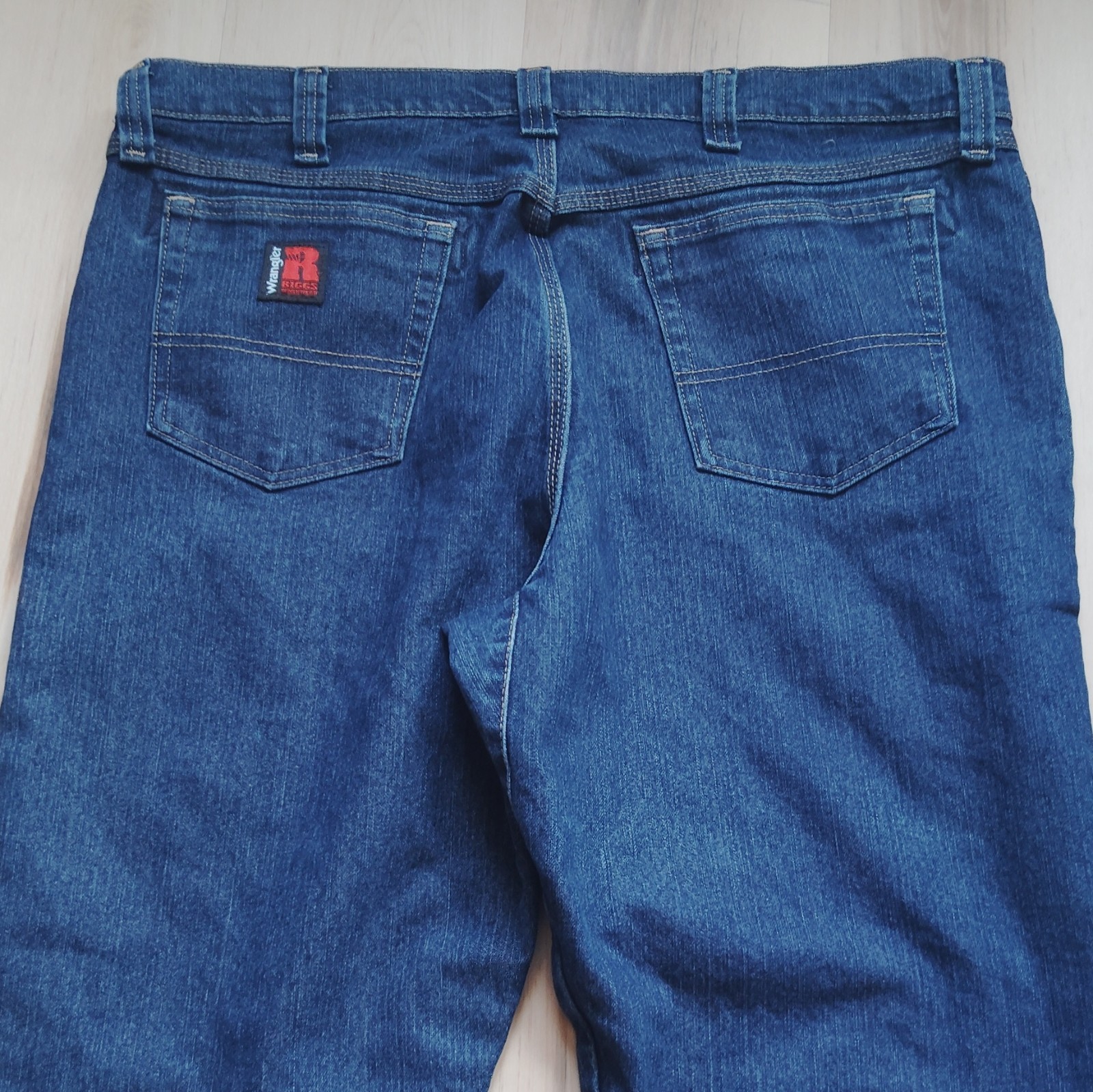 Wrangler RIGGS Workwear Men’s Medium Wash Blue Denim Straight Jeans Stretch