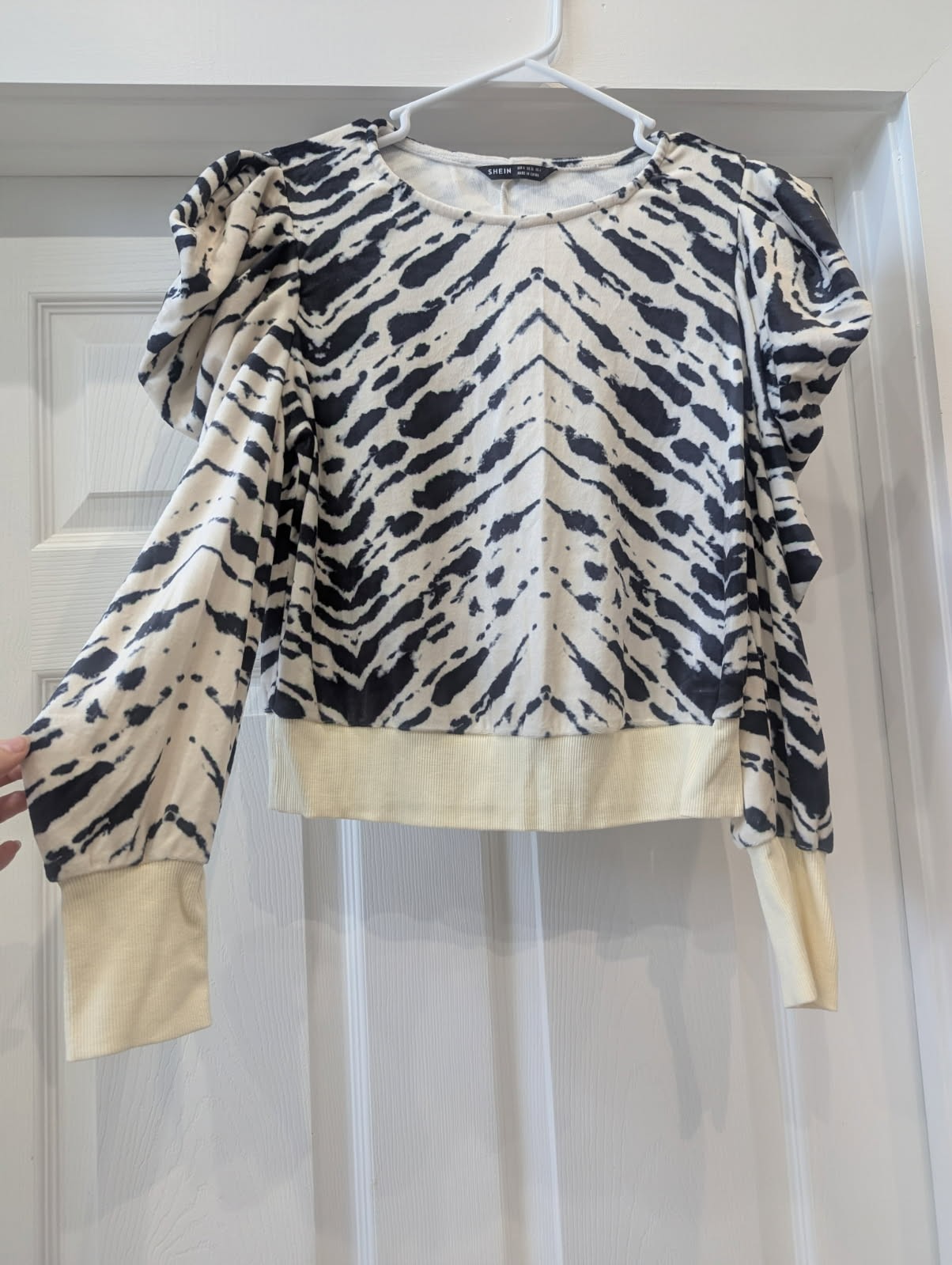 SHEIN Zebra Print Puff Sleeve Sweatshirt Size Small
