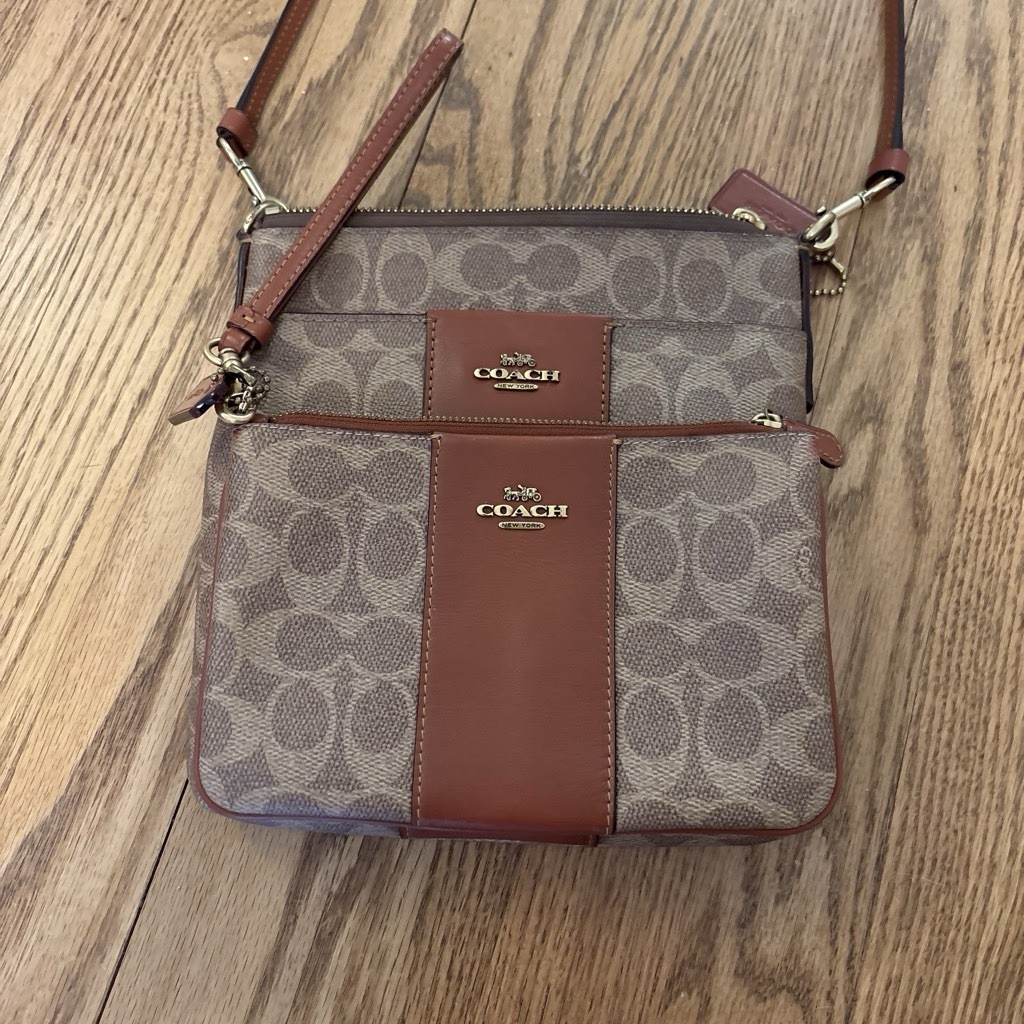 Coach Signature Brown Tan Crossbody Bag Zip Closure Adjustable Strap Zip Pouch