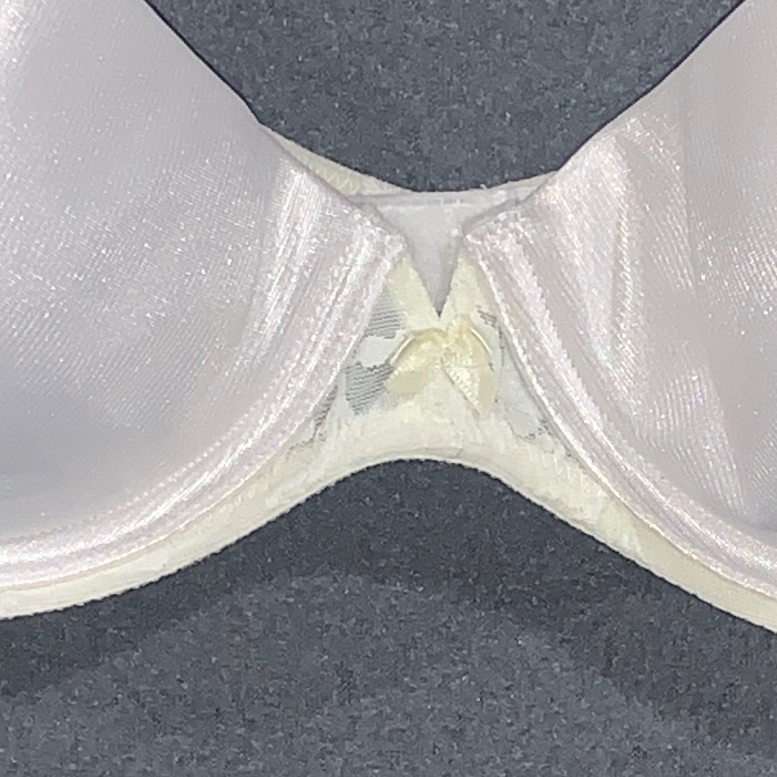 Kathy Ireland Underwire Bra Womens 36B White Lace Satin Bow Lingerie