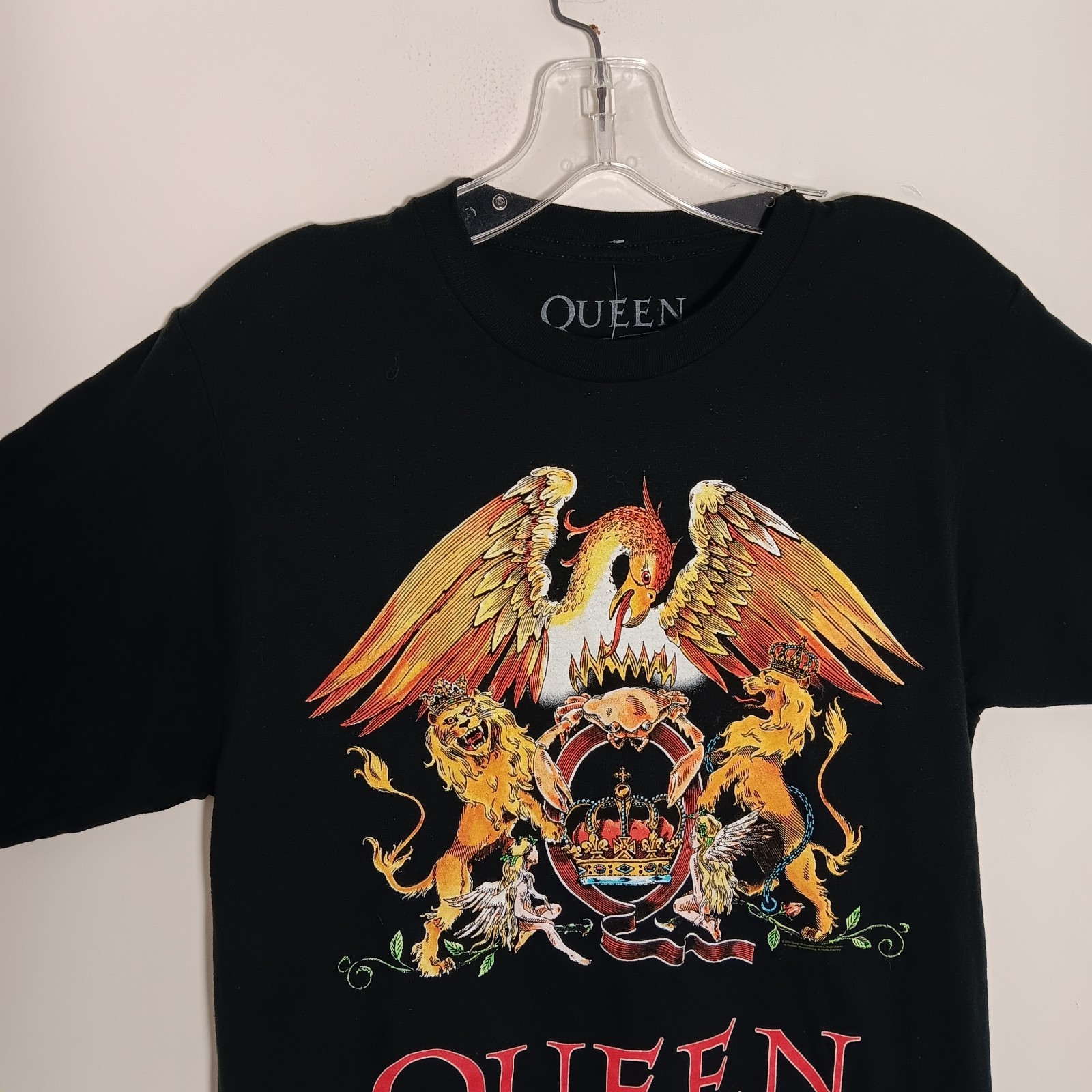 Queen official merch graphic band tee black crest logo rock Tshirt small