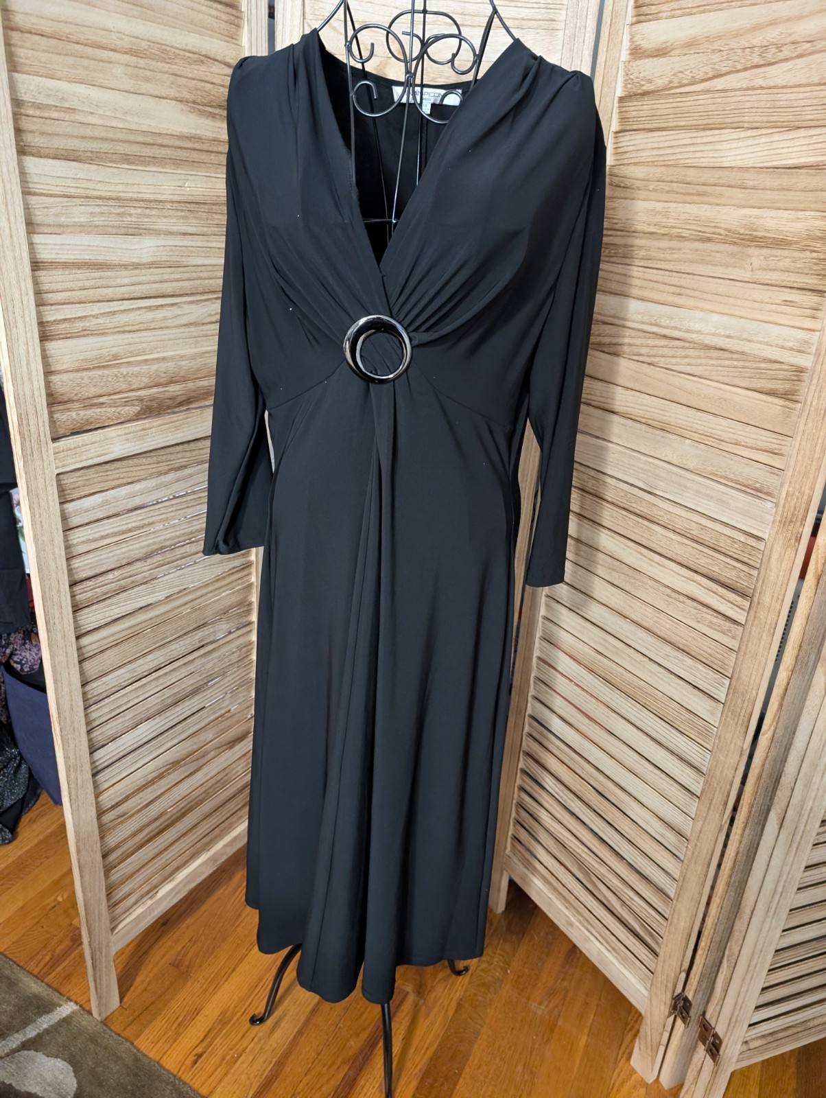 Evan-Picone womans dress size 14 black deep plunge v-neck long sleeve