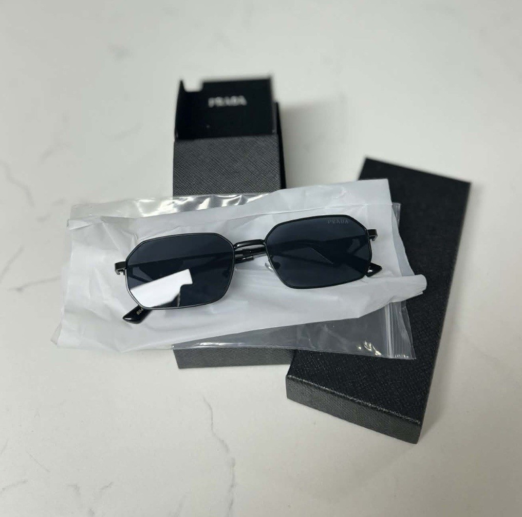 women’s prada spr a51s