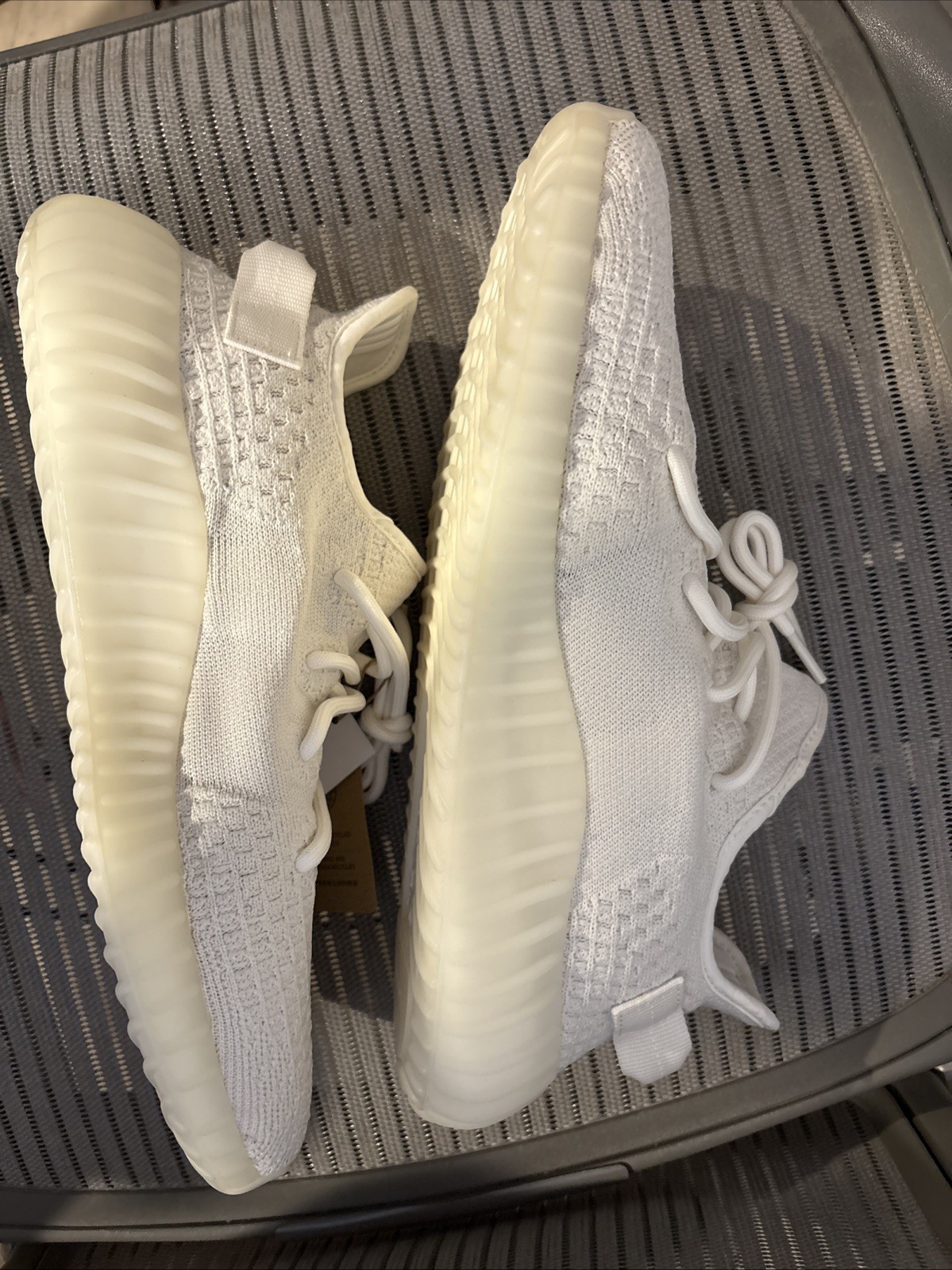 Size 10.5 – Adidas Yeezy Boost 350 V2 Low Bone – New in a Box – Buy It Now