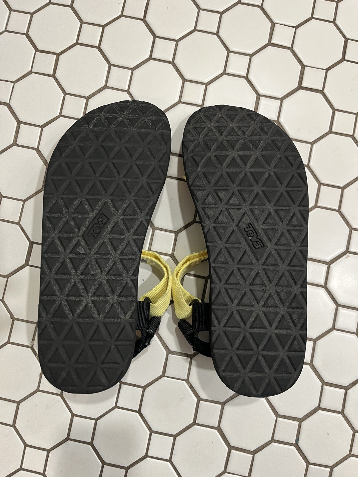 Teva Original Universal Retro Multi Sandals Mens Size 10 – Hardly Used!!