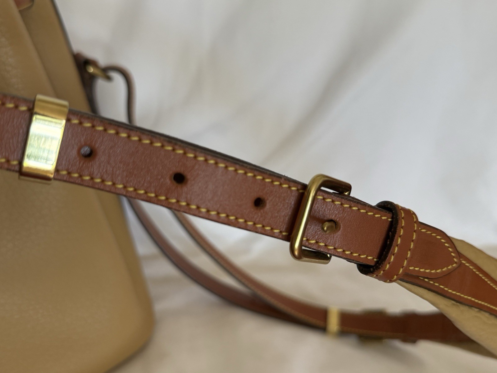 Dooney Bourke Vintage Taupe Brown Drawstring Bucket Shoulder Bag All Leather
