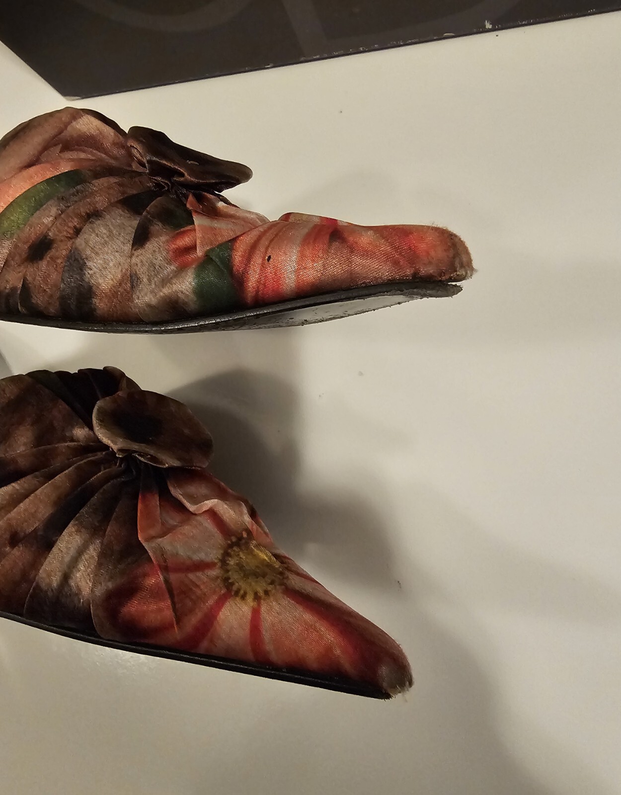 Jessica Bennett Brown Silk Kitten Heel Mules w/Floral Design ITALY 12M.