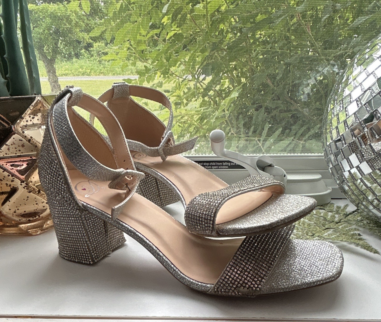 Dream Pairs Women’s Silver Rhinestone Glitter Strappy Ankle Strap Sandals 9