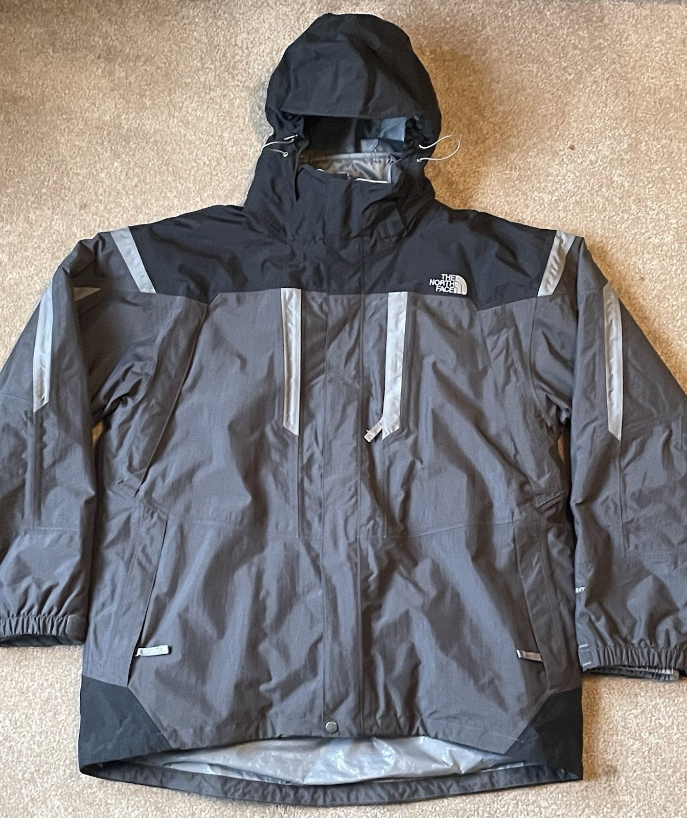 The North Face HyVent Mens XL Hooded Waterproof Ski Jacket Gray Black Shell Coat