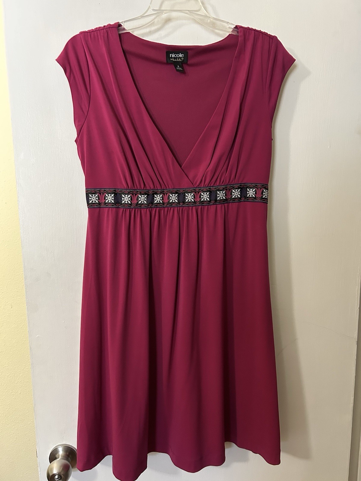 Nicole by Nicole Miller Burgundy V-Neck Cap Sleeve Embroidered Waist Dress 6