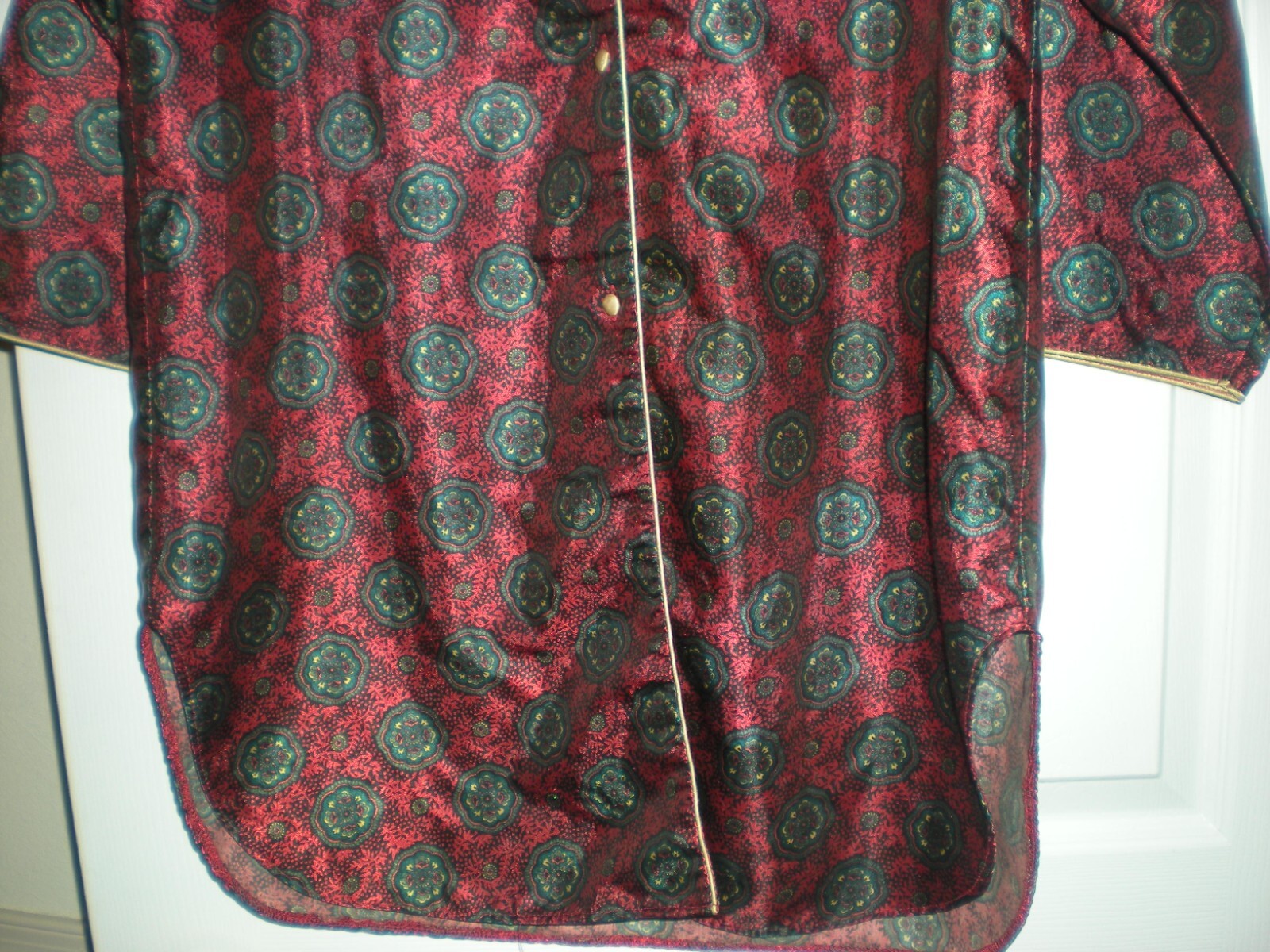 VANITY FAIR FIVE TO NINE SILKY NIGHT SHIRT – SIZE M – NWOT