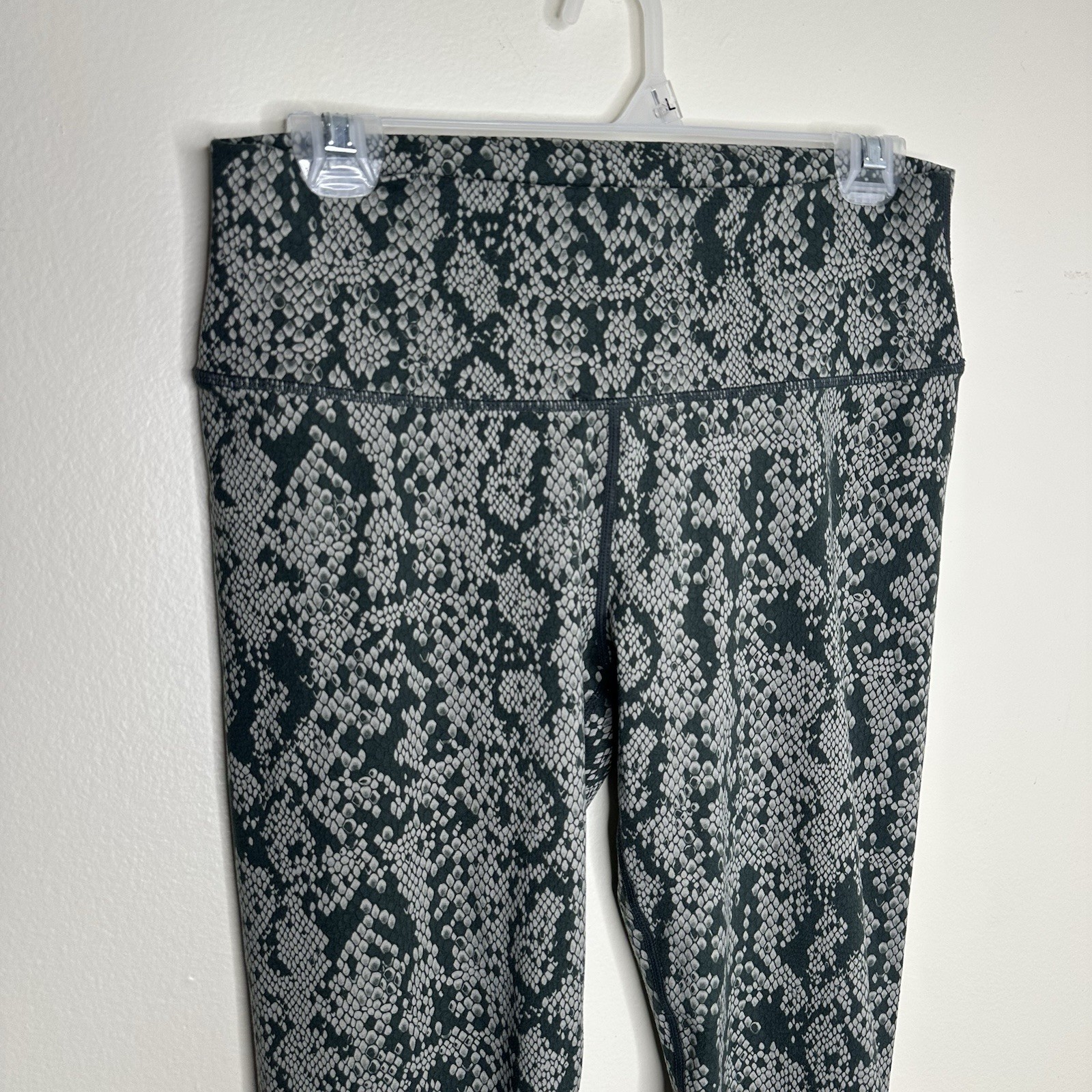 Varley Century 2.0 Snake Print Leggings Green size Large
