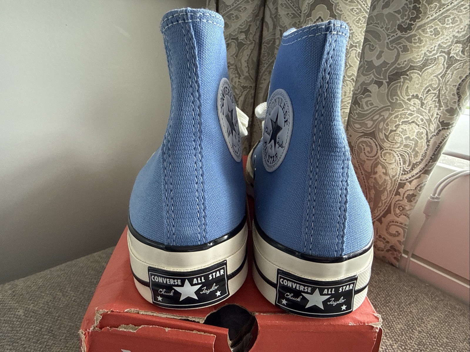 Size 5 Men’s / Size 7 Women’s Converse Chuck 70 High Open Sky A10524F Sneakers