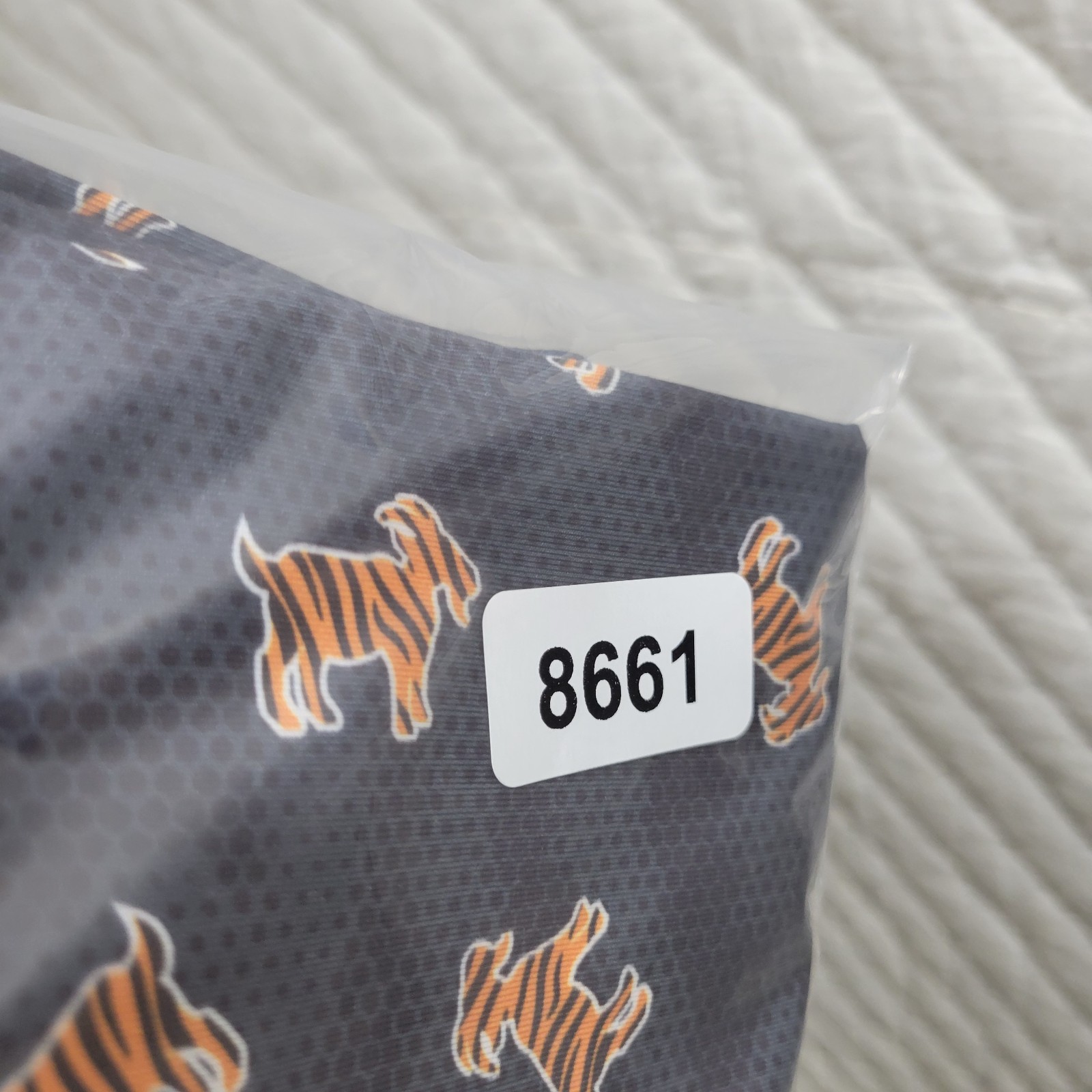 Waggle Polo Shirt Men’s Size XL Black Goat Tiger Print Golf Excellent Condition