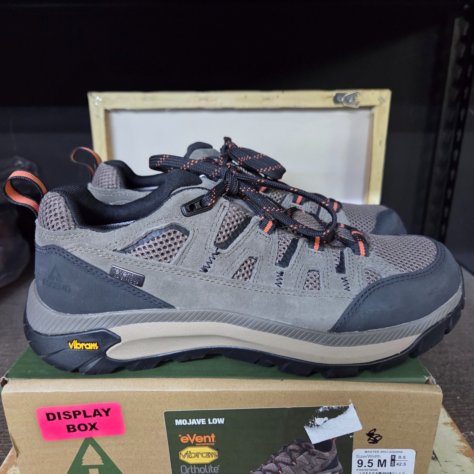 Size 9.5 Ascend Mojave Low Hiking Men’s Shoes Waterproof Vibram Charcoal-Olive