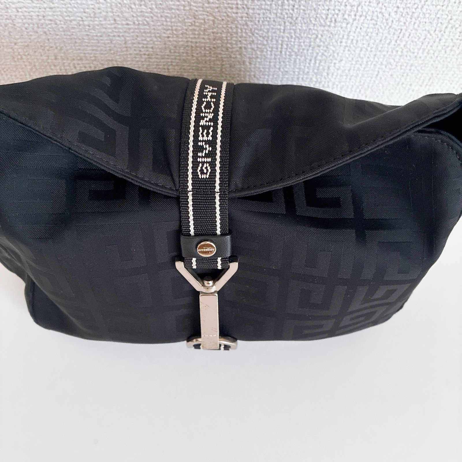 Givenchy 4G Monogram Black Canvas Nylon One Shoulder Bag Handbag Purse Vintage