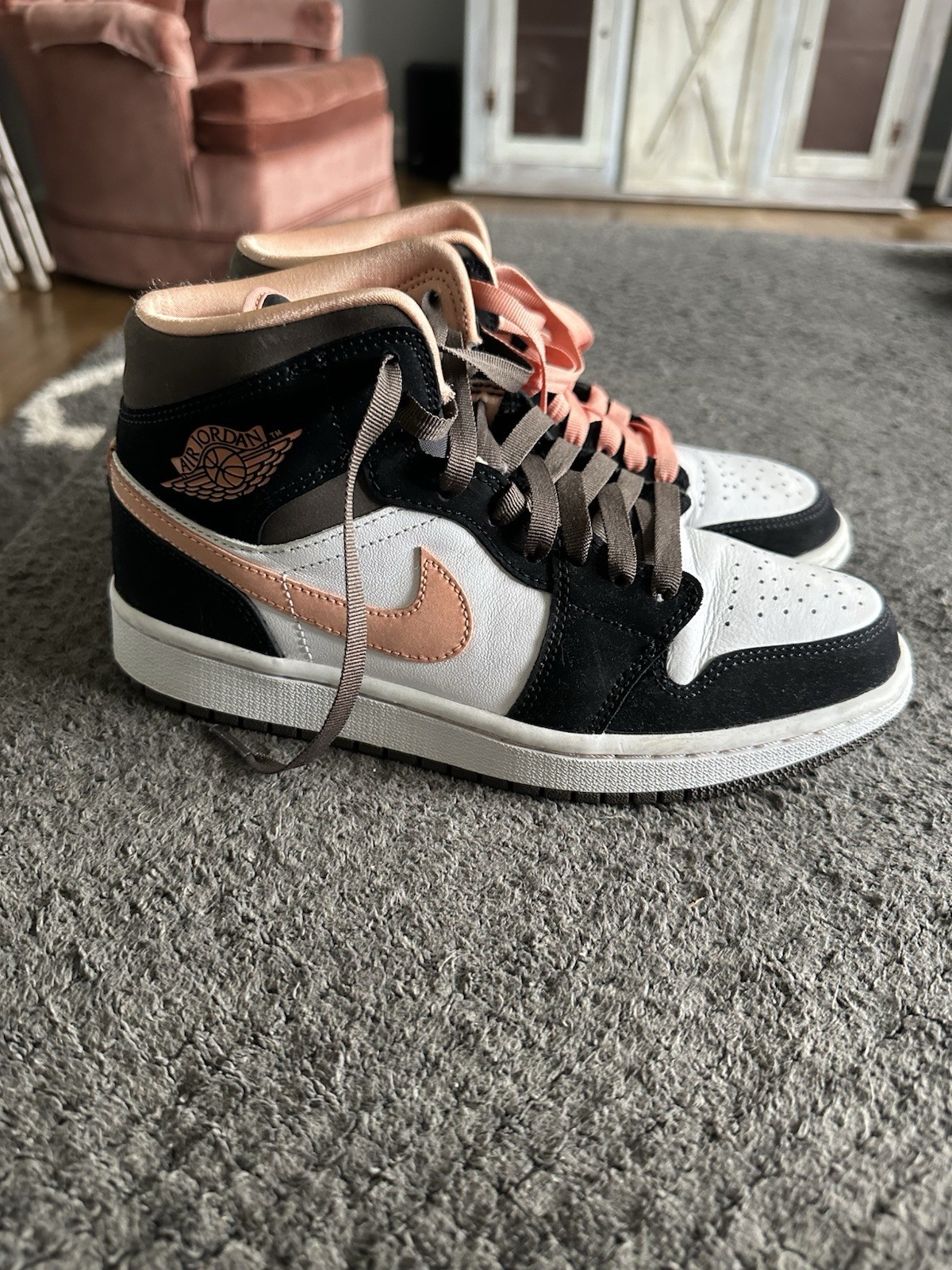 Jordan 1 Mid Black/Brown/Peach