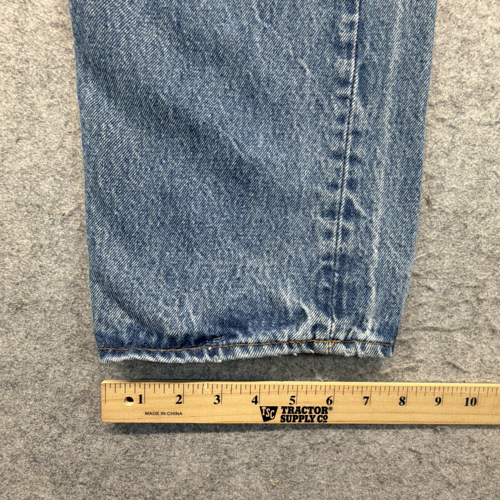 Vintage Levis 501xx Jeans Mens 35×33 (Fits 32×29) Made in USA Button Fly