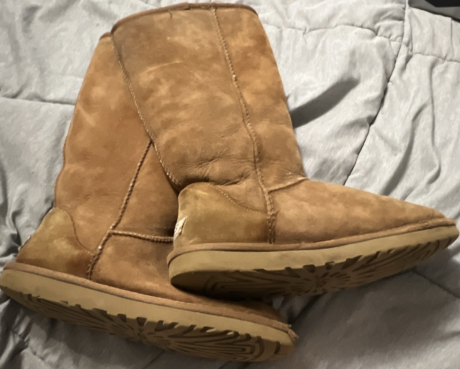 UGG Australia Classic Short Women’s Brown Suede Sheepskin Pull-On Boots US 8
