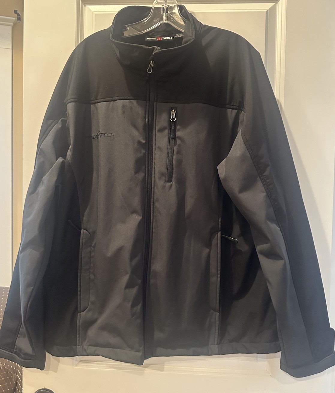 Free Tech Men’s Xl Jacket