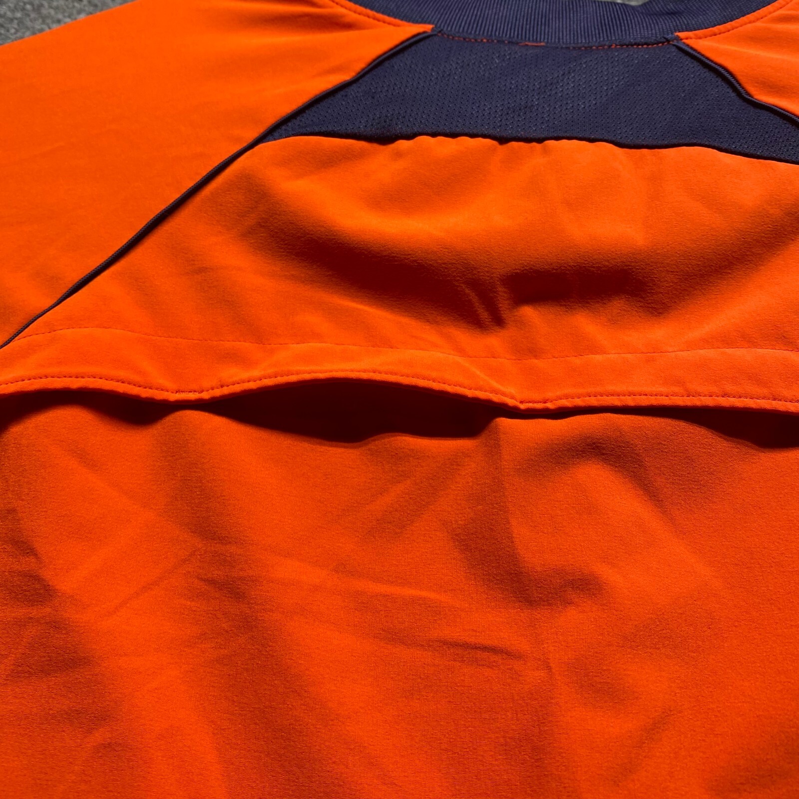 Under Armour Auburn University Breathable Pullover Men’s Size Medium