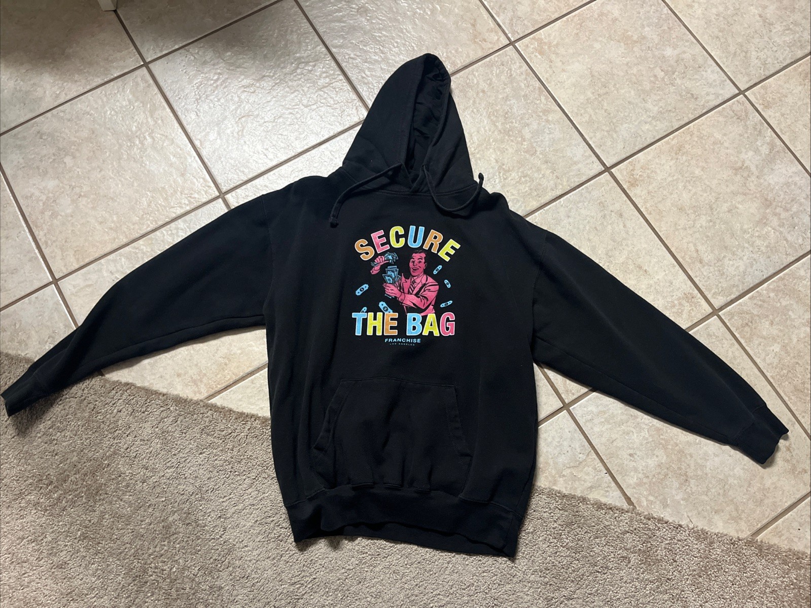 Franchise Los Angeles Men’s Secure The Bag Graphic Hoodie – Large – Black – EUC