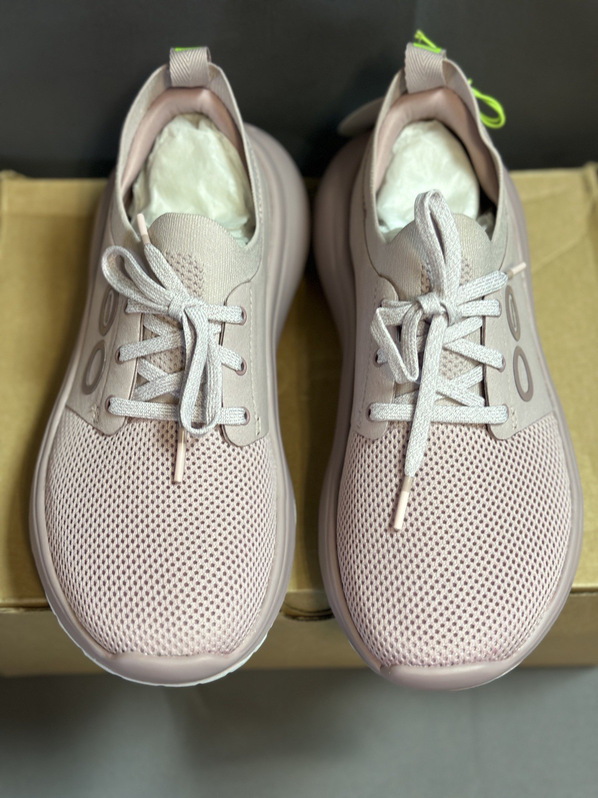 New OOFOS Women’s OOmy Stride in Stardust / White – Recovery Sneakers – Size 7