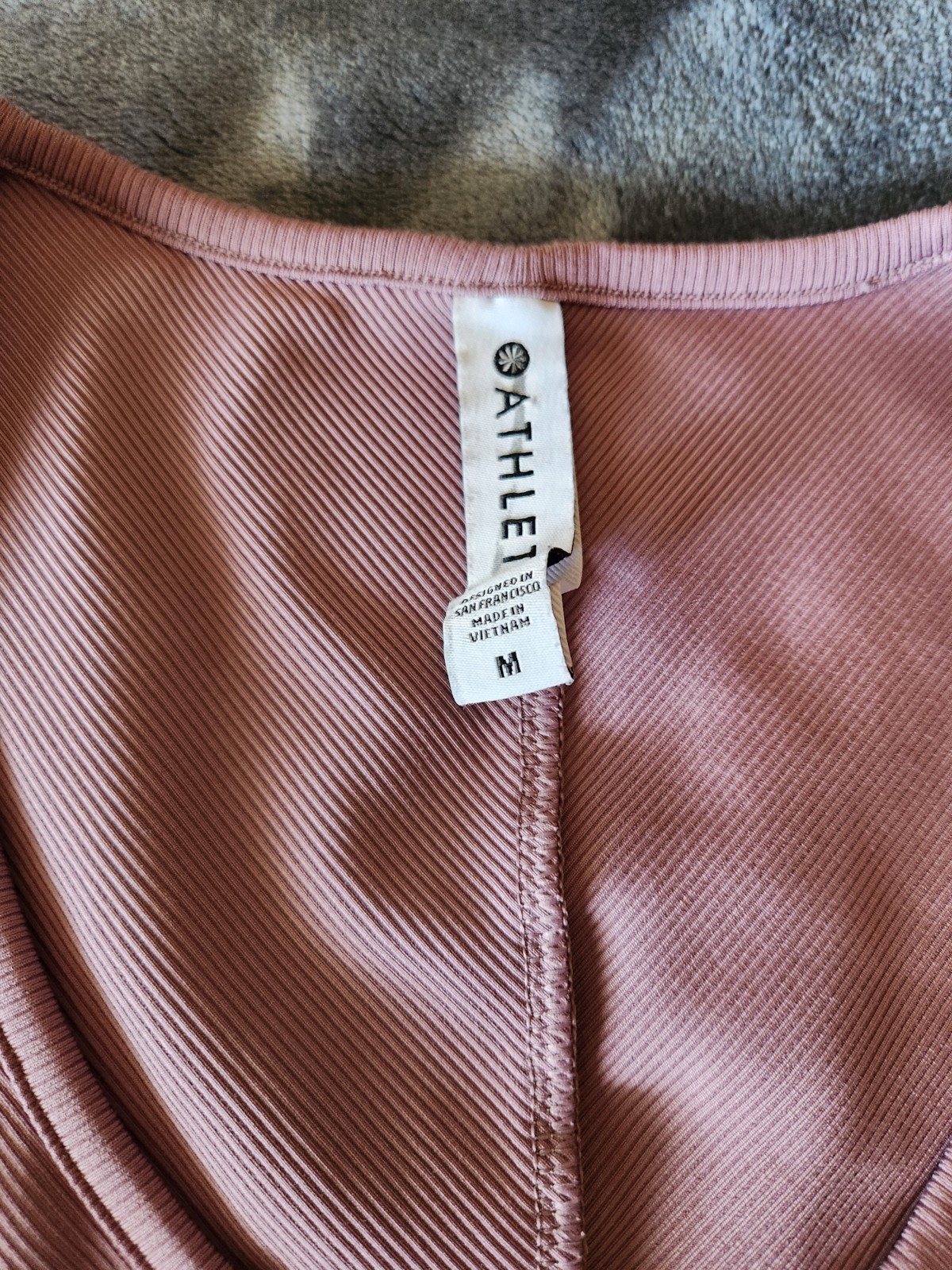 Athleta Pink crop top size medium