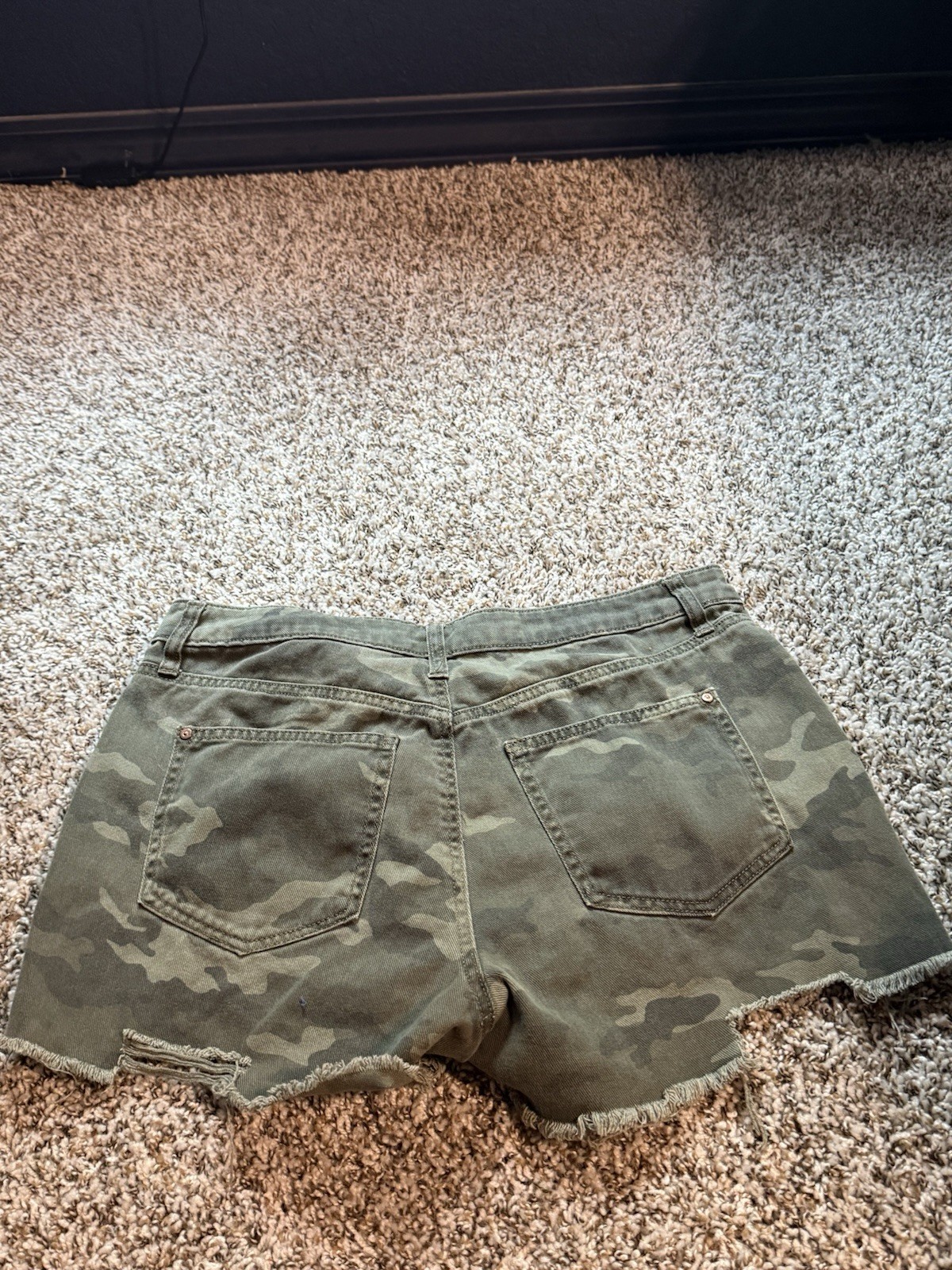 No Boundaries High Rise Camo Cut-Off Denim Shorts Juniors 13 Green Pockets