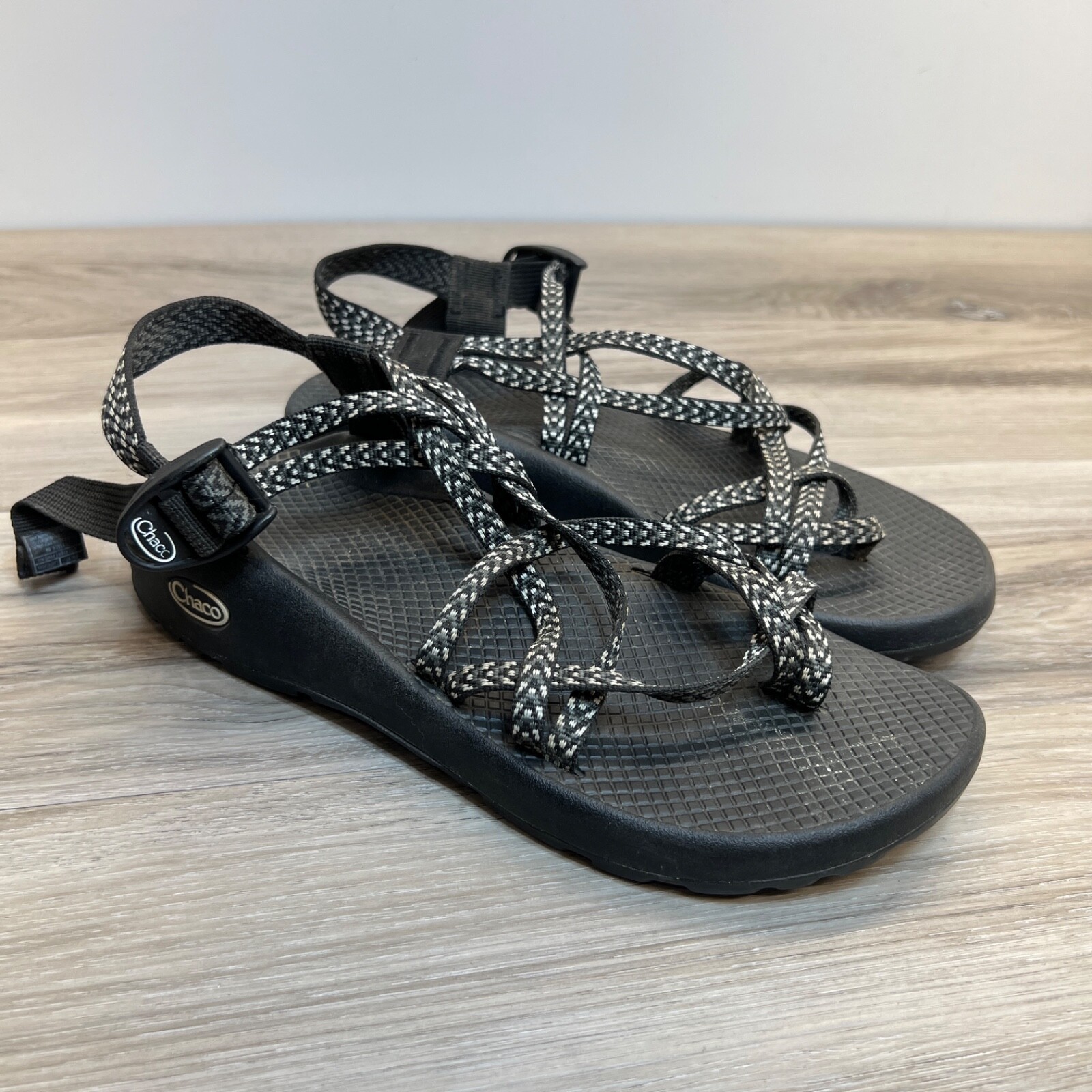 Chaco ZX/2 Classic Outdoor Sport Sandals Women’s Size 9 White Black Strappy