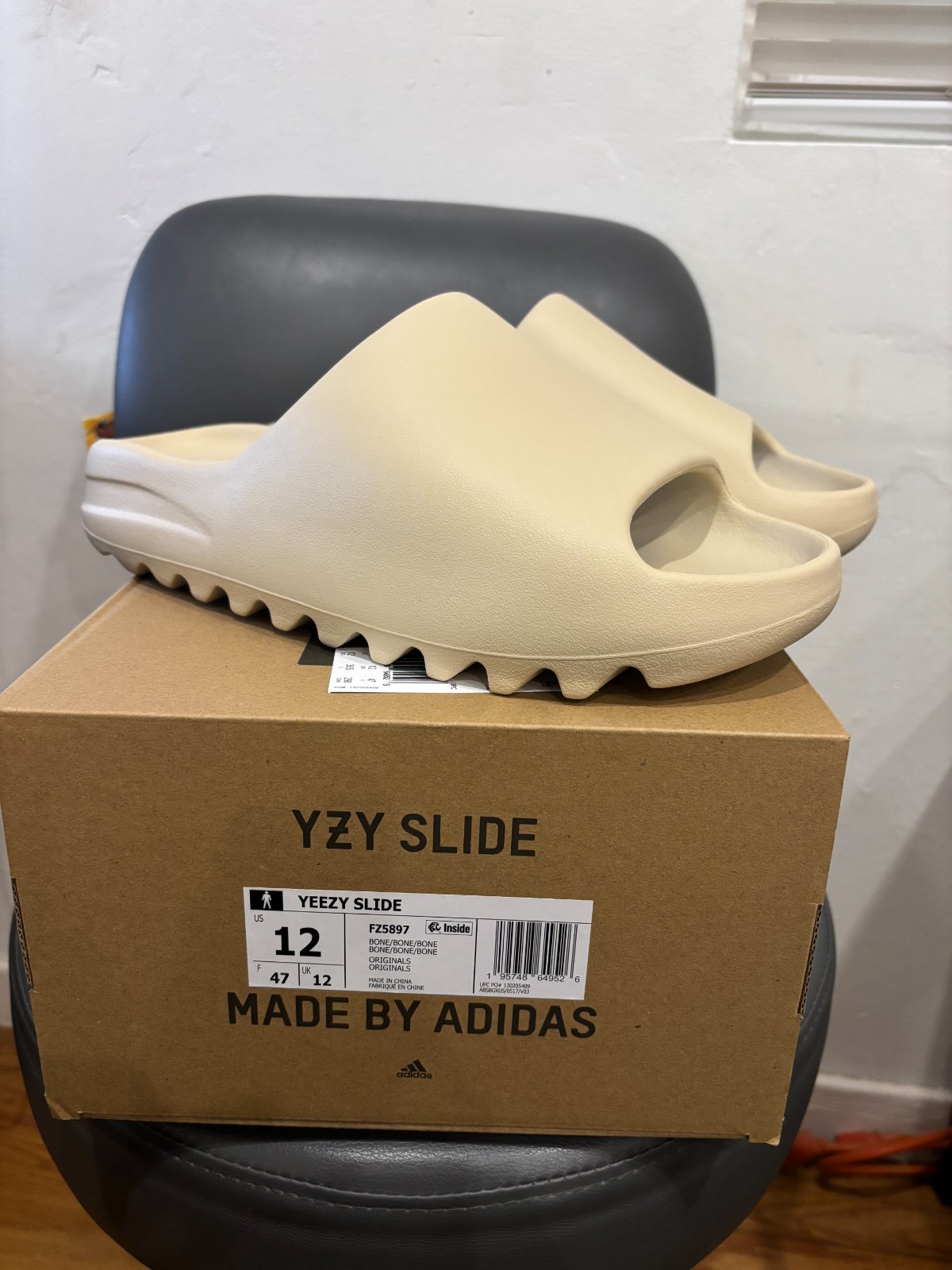 BRAND NEW adidas yeezy slide Bone FZ5897 SIZE 7-13 /100% AUTHENTIC