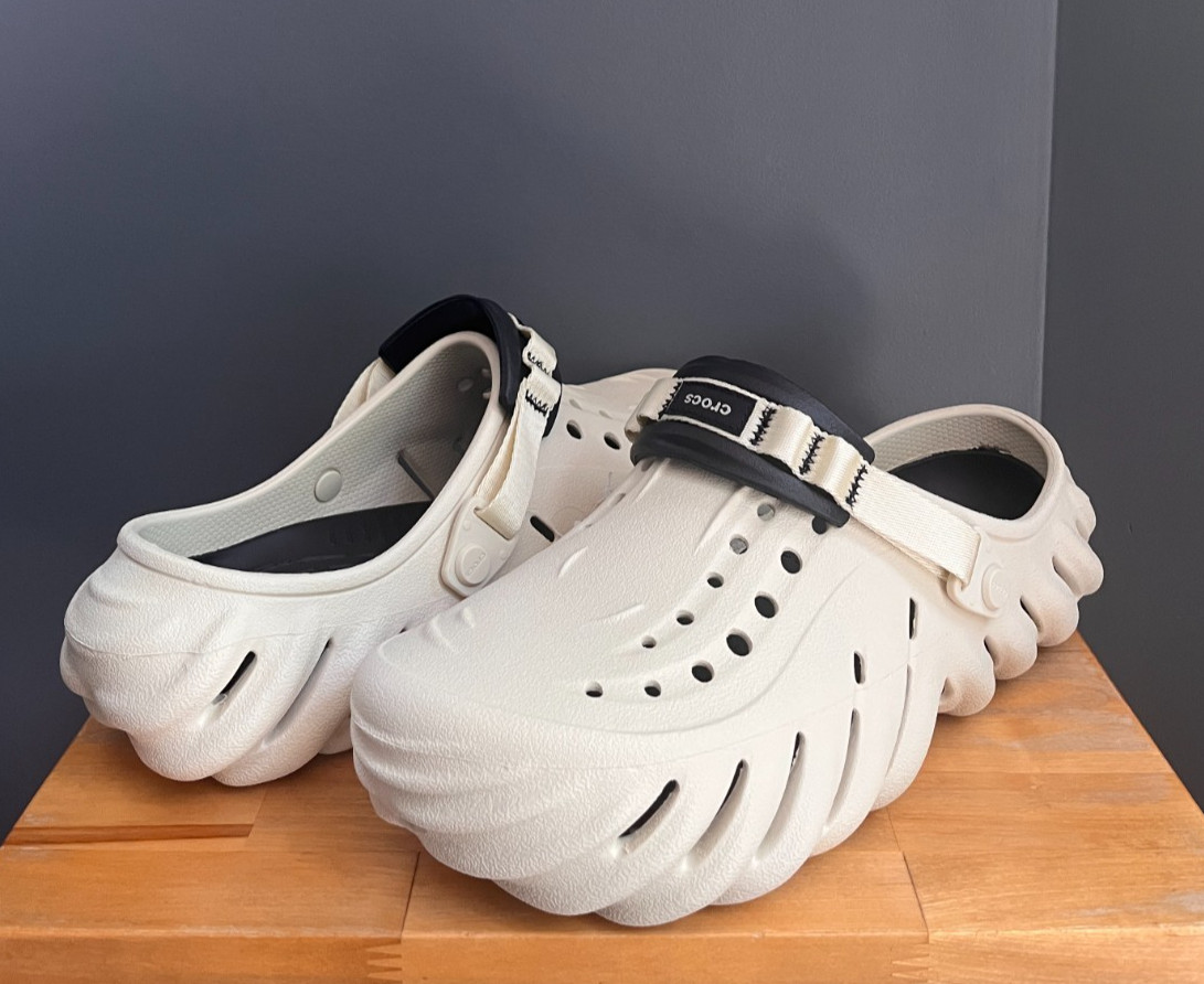 Crocs Bone (Off-White) / Black Echo Clogs US Men 9, 11 NWT