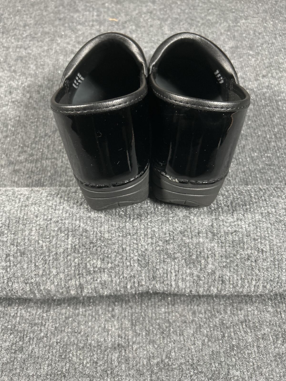 Dansko XP 2.0 Black Patent Leather Clogs Wide EU 42