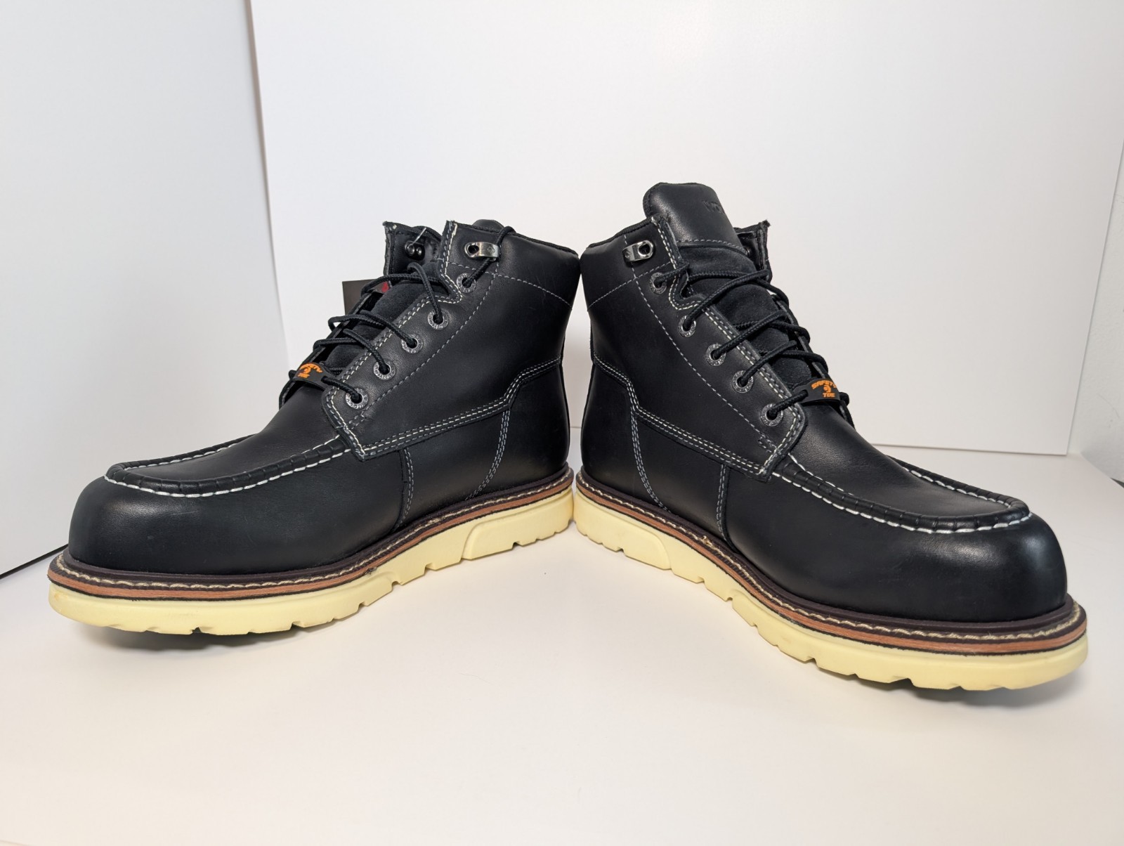 NEW Wolverine Men’s I-90 DuraShocks sz 10.5M Moc-Toe 6″ Industrial Safety Boot