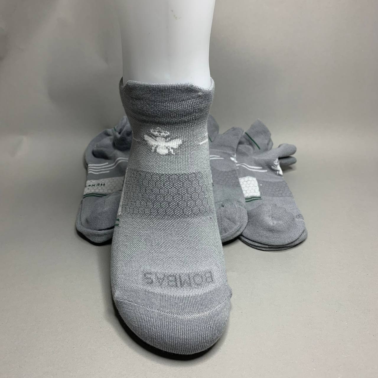 Bombas Men Women Ankle Quarter Socks 4 Pairs Dark Gray Charcoal Size L Large
