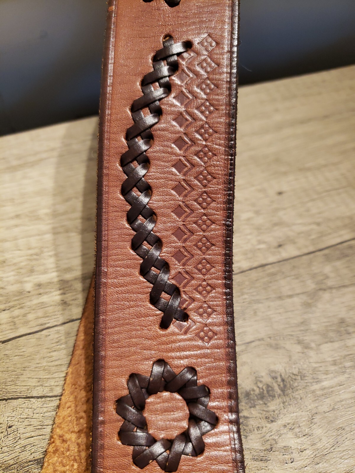Mossimo Supply Co Genuine Leather Belt 2-Tone Brown Tooled Braided Women30/75cm.