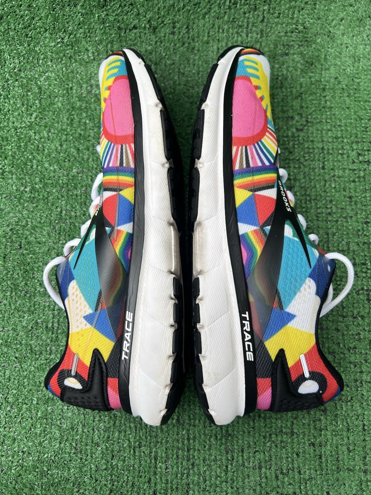 Brooks Trace 2 Shoes Lisa Congdon Running Pride Gym Sneakers Men’s Size 11.5D