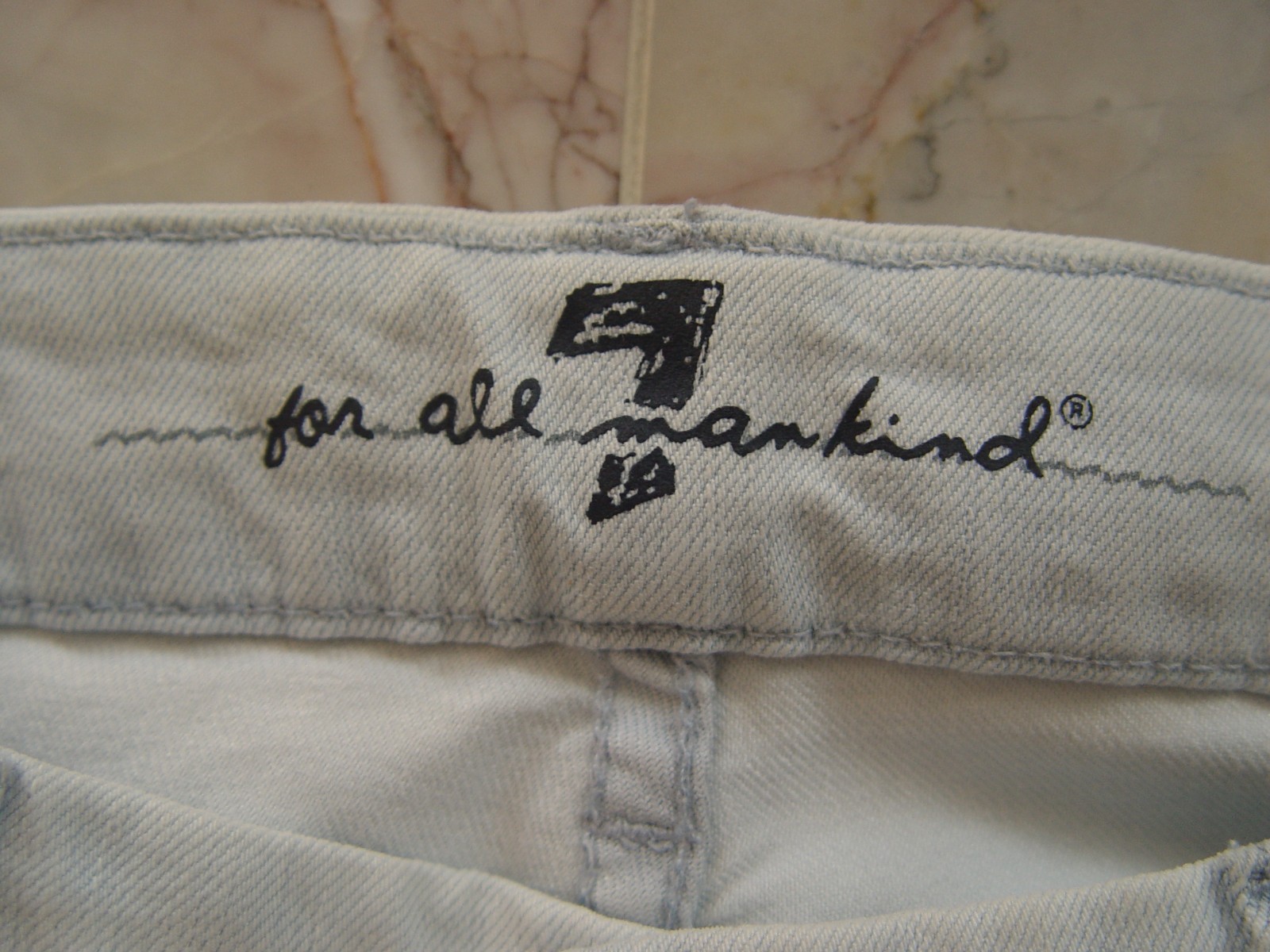 100% AUTHENTIC NWOT 7 FOR ALL MANKIND WOMEN’S JEANS SIZE 28 SOLD AT NORDSTROM