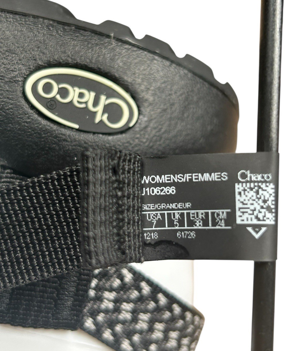 Chaco Women’s Z/2 Classic Sandals Black White Webbing Adjustable Strap Size 7