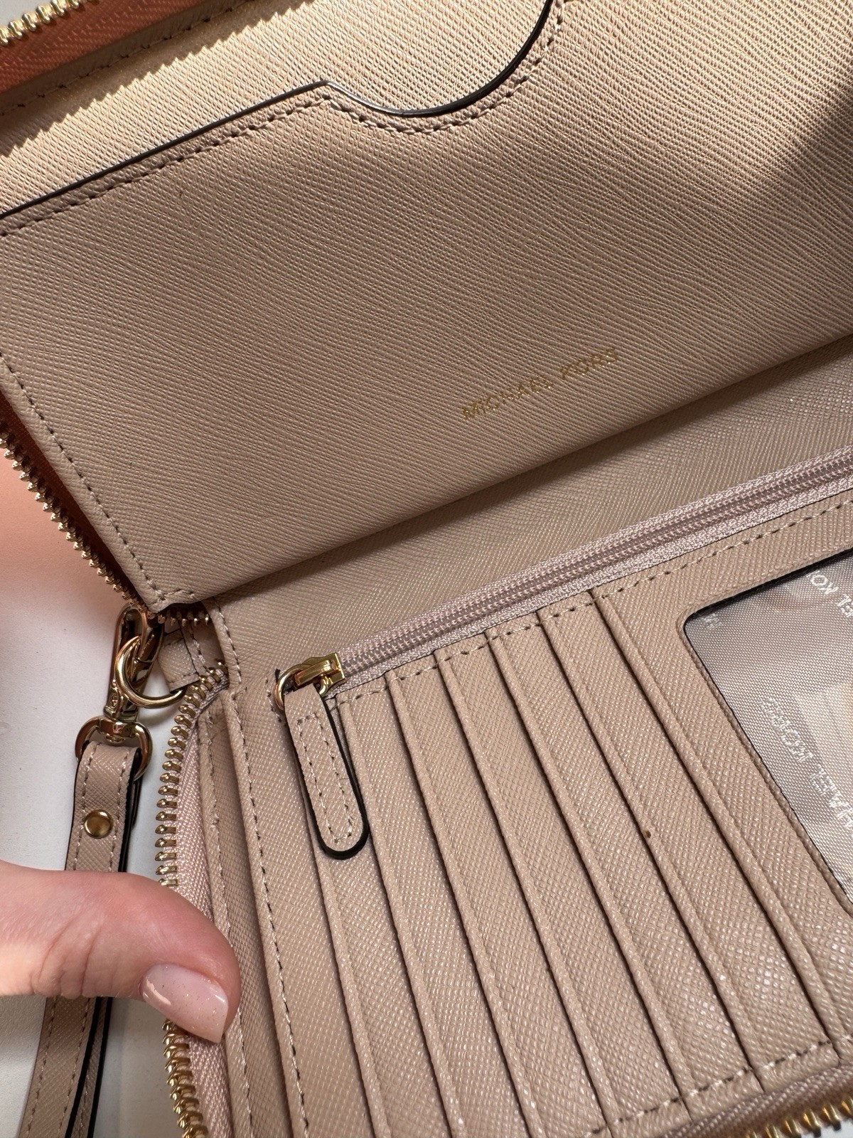 Michael Kors Jet Set Travel Wristlet Wallet