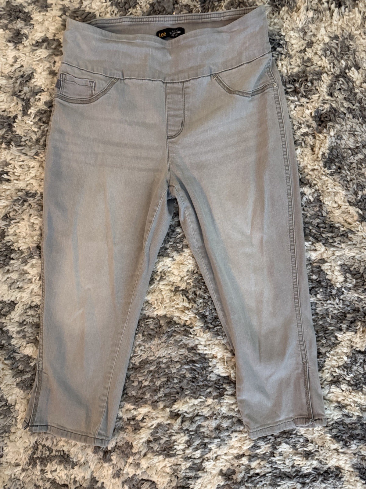 Lee Regular Fit Capri Jeans Size 8M Medium Wash Stretch Denim Cropped 21″