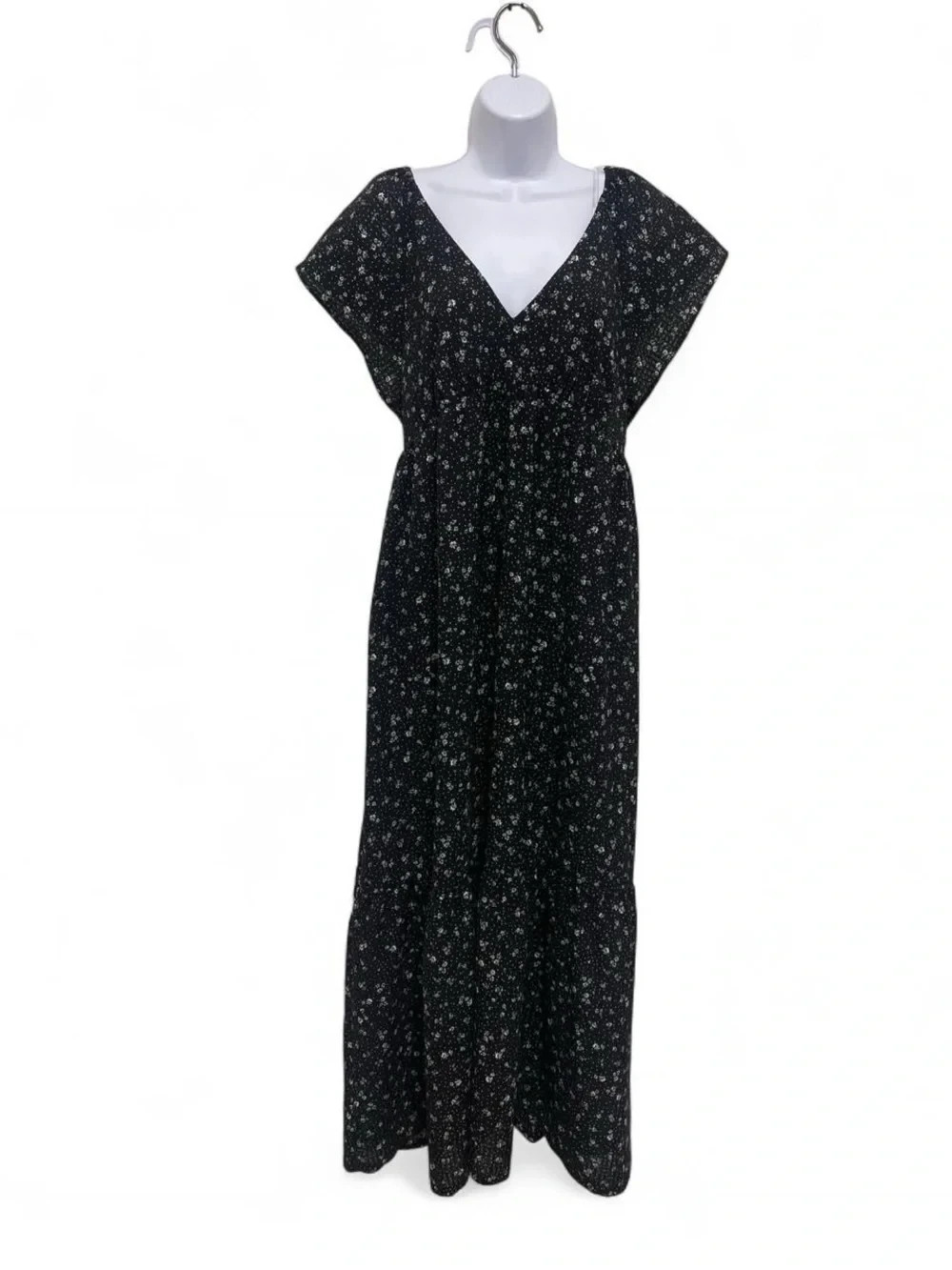 Universal Thread Black with White Floral Print Maxi Dress in size M