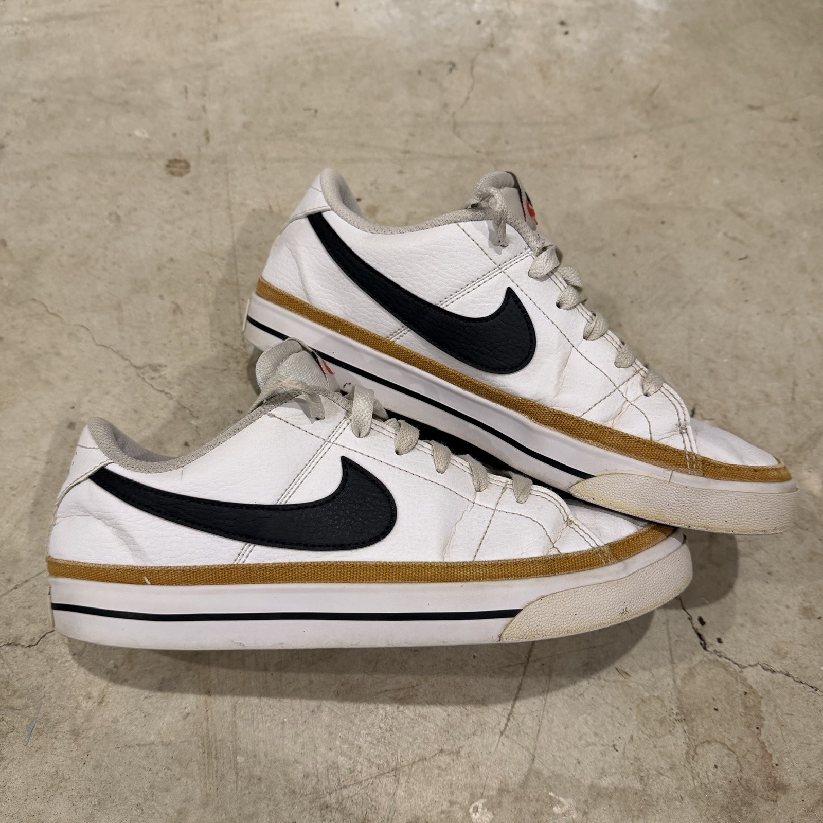 Nike Womens Court Legacy DH3161-100 White Casual Shoes Sneakers Size 8.5