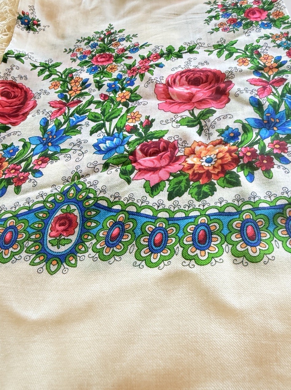 Pavlovo Posad 56×56 Wool Shawl: Ivory Pink Blue Rose Floral Fringe Wrap Russian