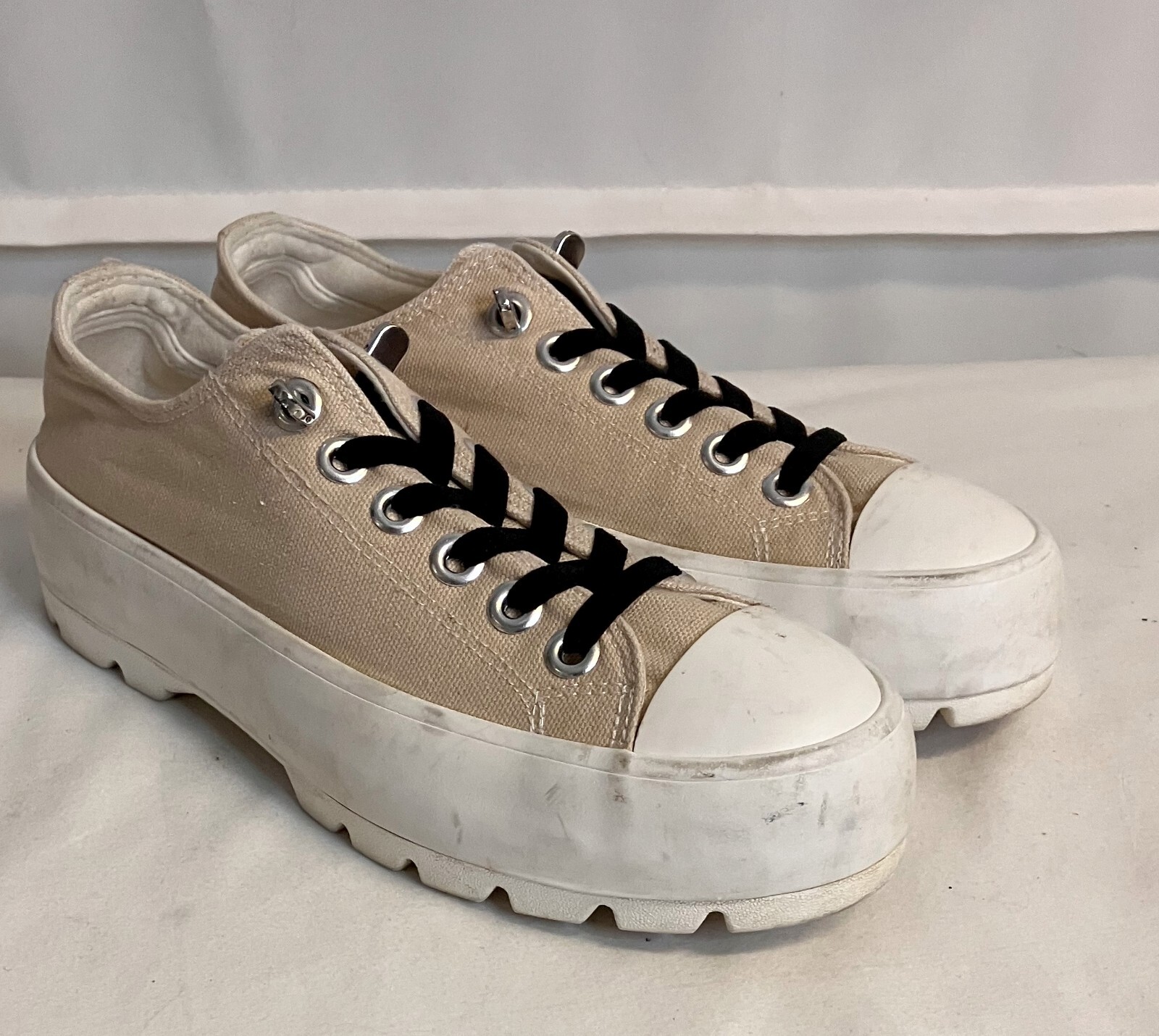 Cushionaire Vasco Beige Canvas Slip On Platform Sneakers Shoes 6.5M