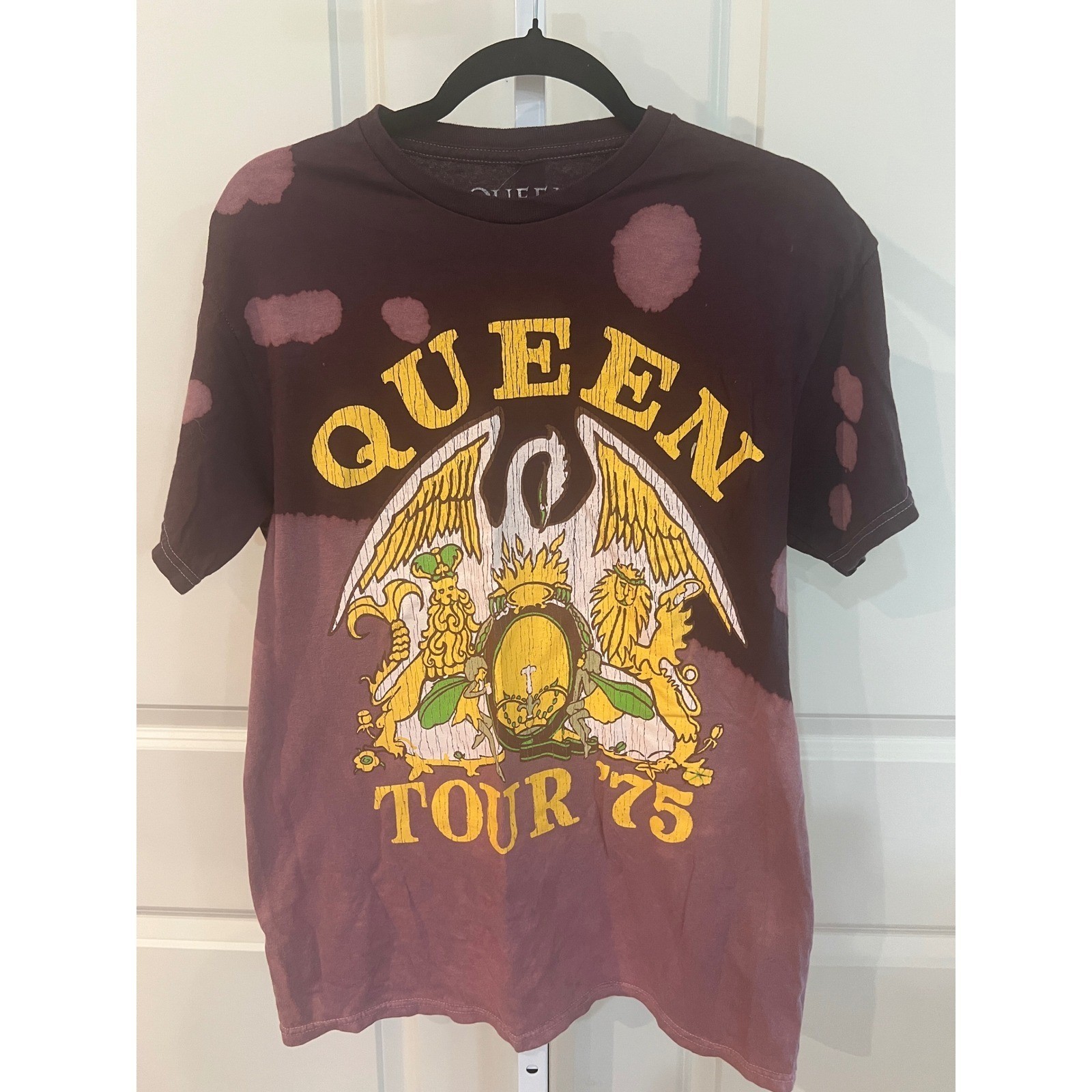 Queen NWT Tour 75 Band Tee Official Merch Dip Dye Bleach Wash Burgundy Shirt M