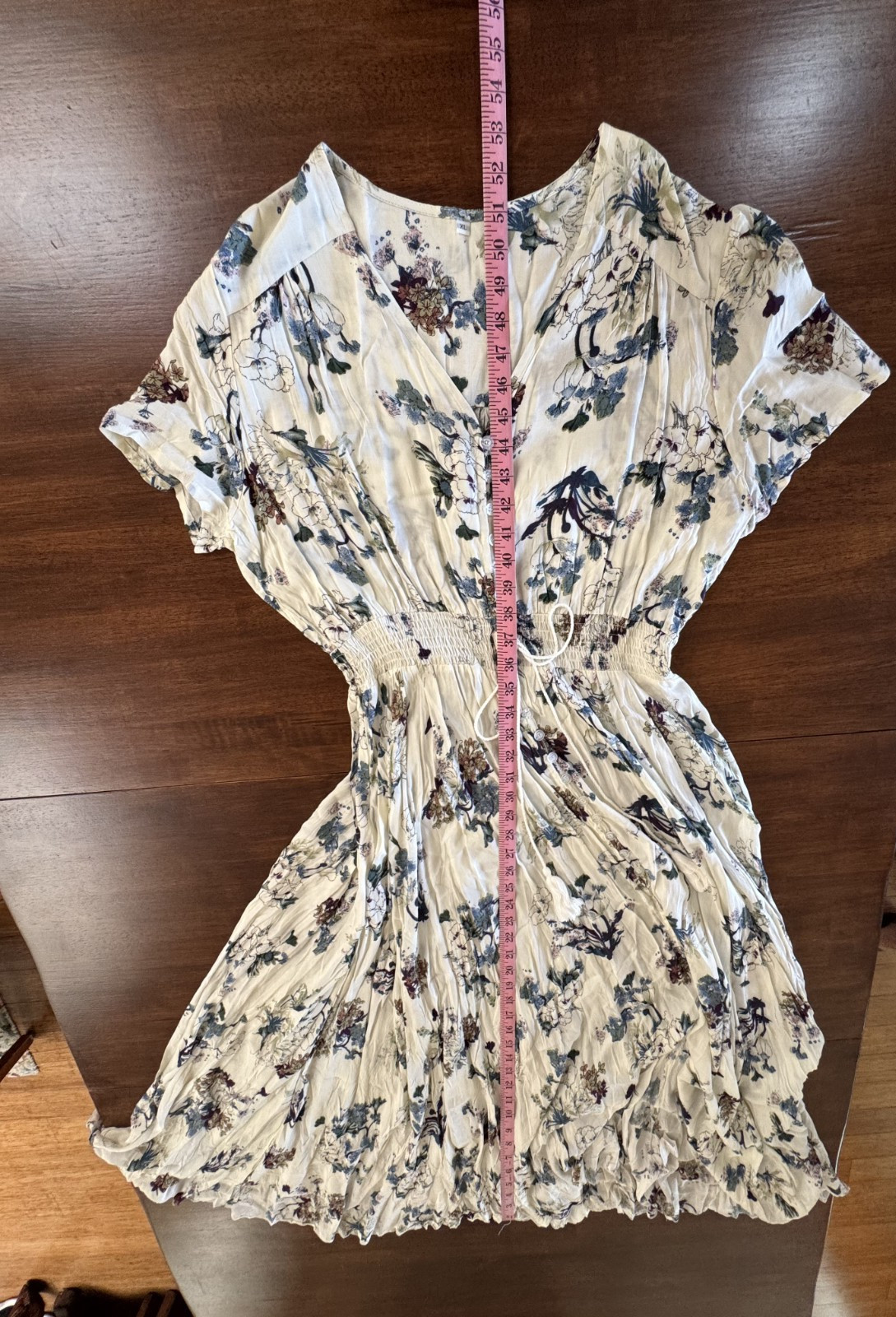 XL Women’s White Maxi Dress with Floral Patterns and Buttons
